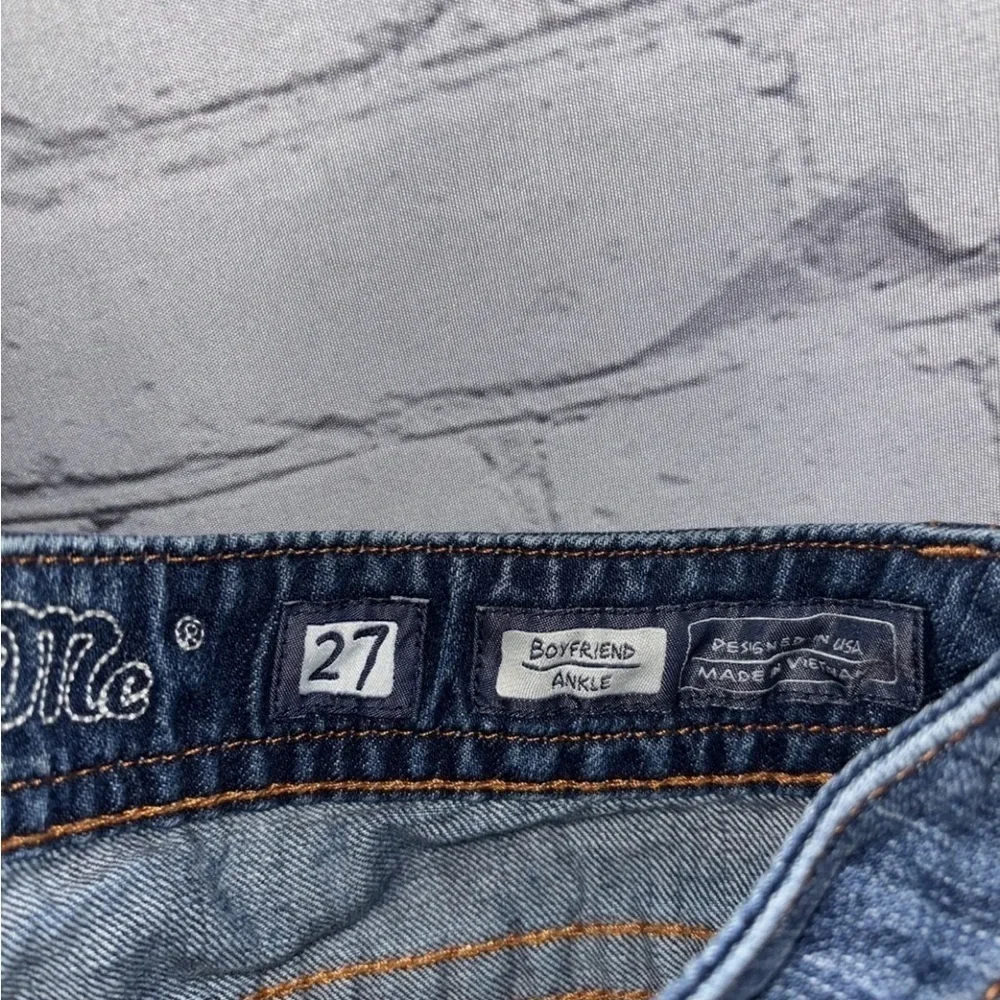 Miss Me Boyfriend Medium Wash Distressed Ankle Denim Jeans Women’s Size 27